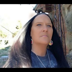 Meet your Posher, Debra